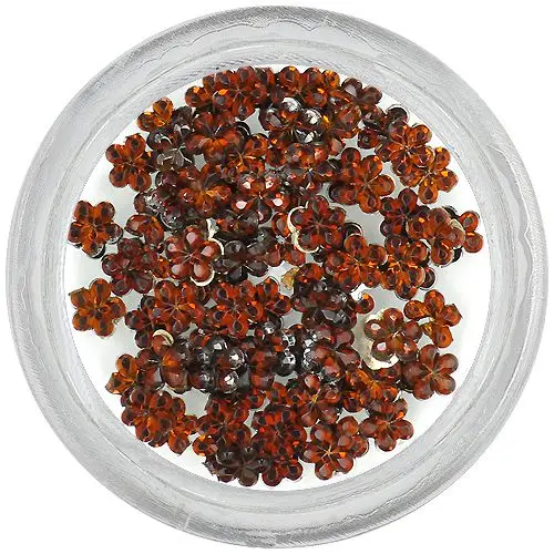 Barna kövek körmökre – virágocskák/strasszkő