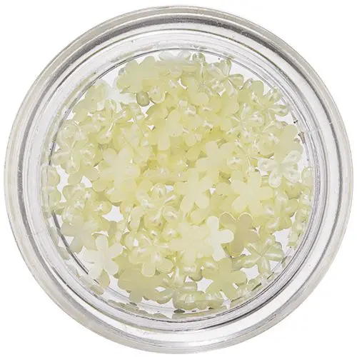 Körömdíszítésre szolgáló világossárga virágok, gyöngyház